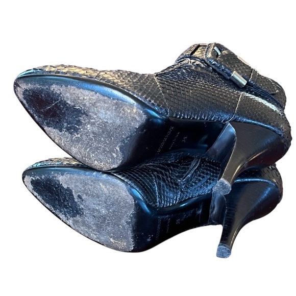 Burberry Black Python Snakeskin Ankle Boots Women’s Size 38 Style BUR435405 - Picture 13 of 13